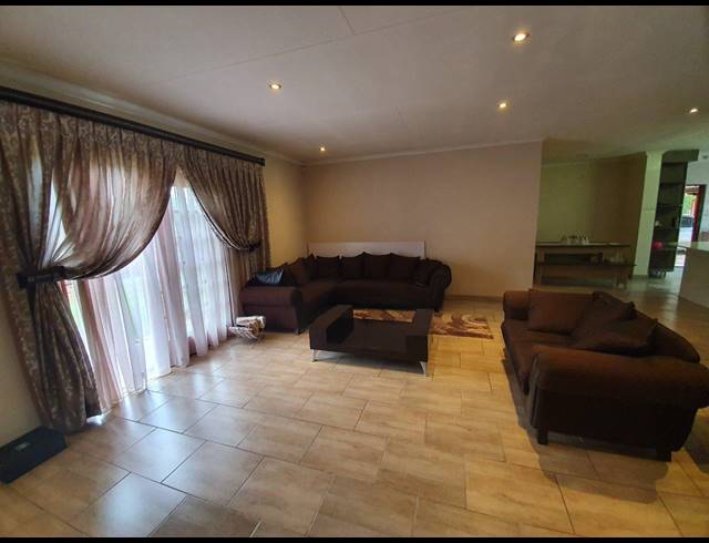 2 BEDROOM HOUSE SOLD IN THERESAPARK